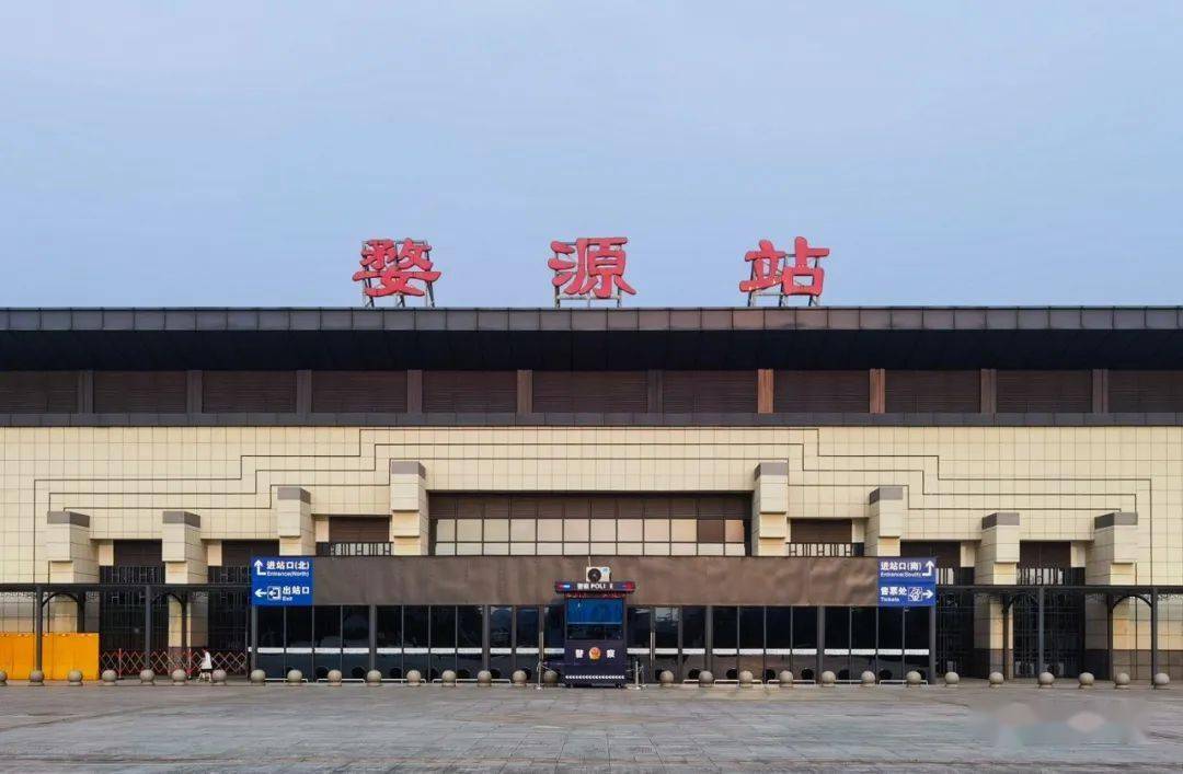 凈松恒溫恒濕機(jī)為婺源高鐵站安全營運(yùn)保駕護(hù)航